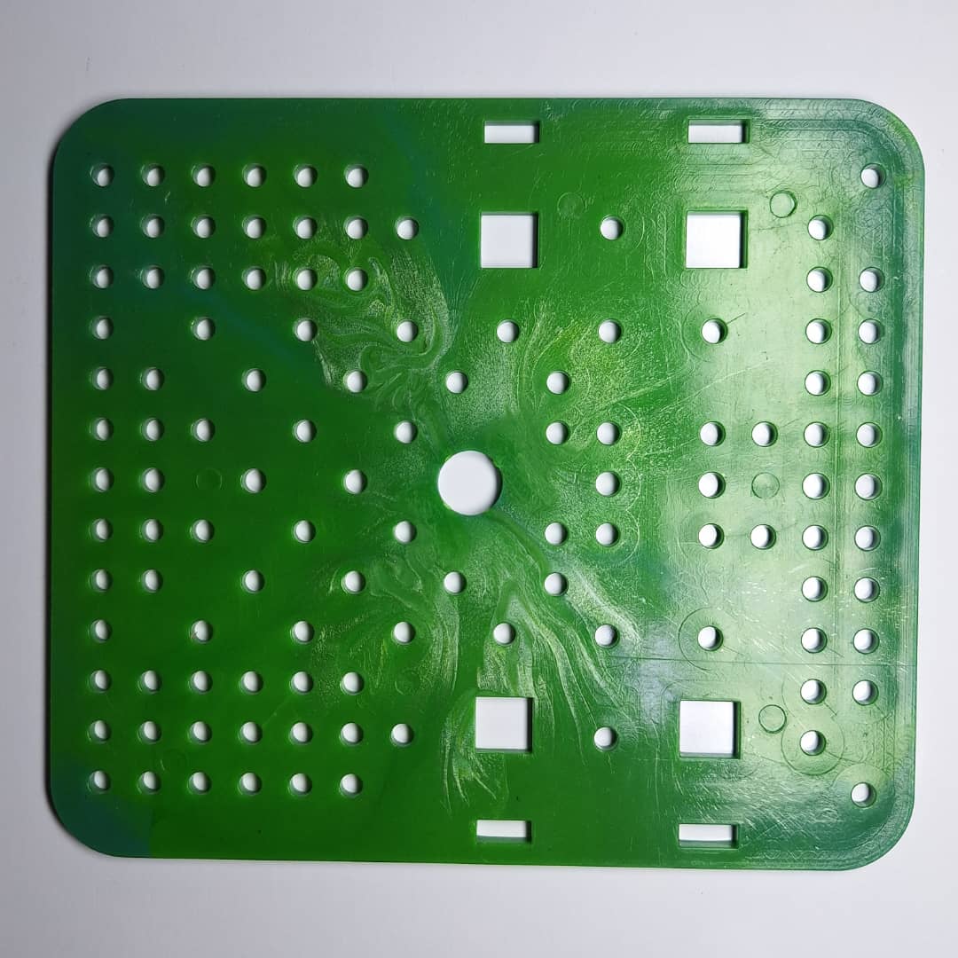 شاسی پلاستیکی مشبک 17x15 سانتیمتر